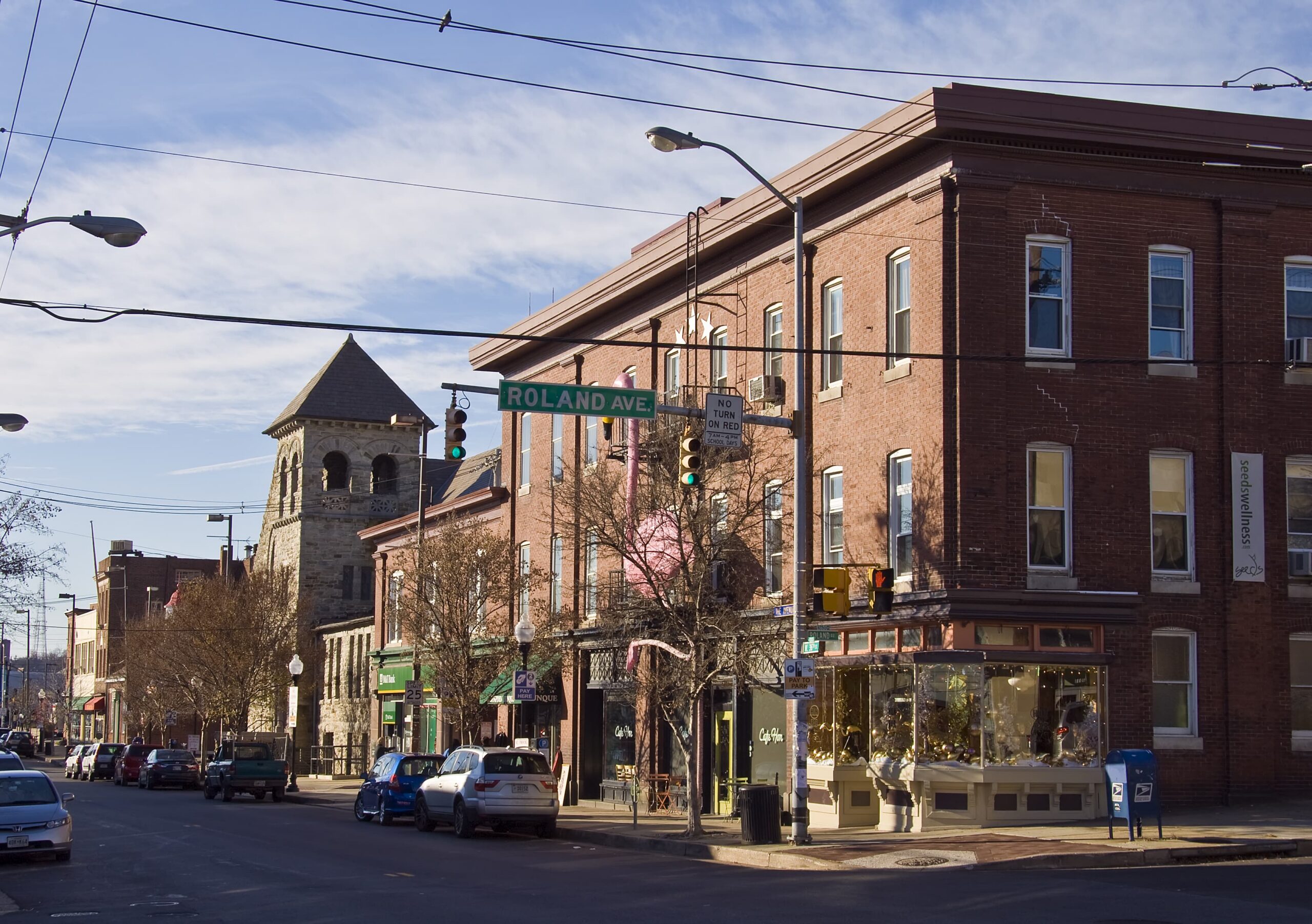 Building on Roland Ave